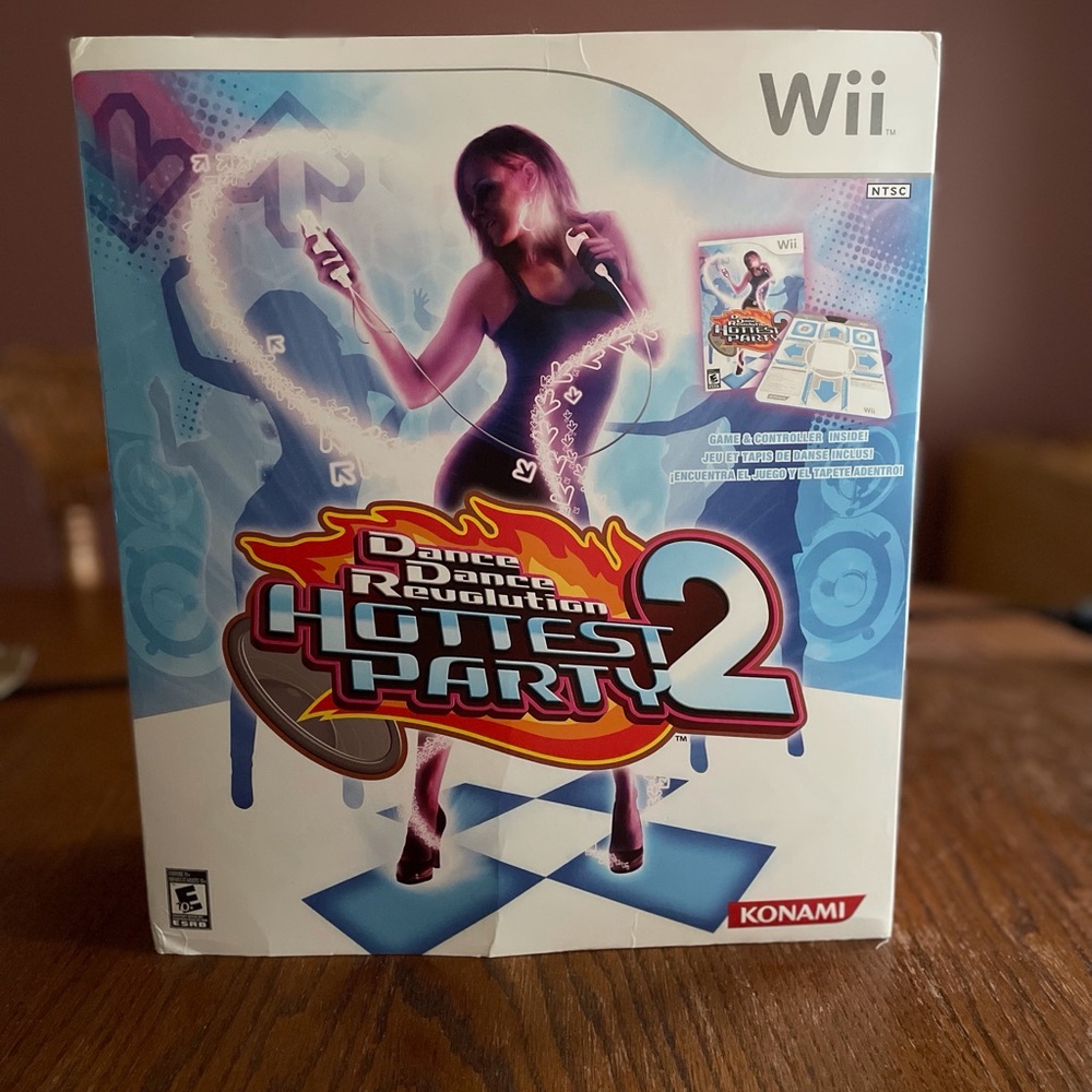Wii Dance Dance Revolution - Hottest Party 2 combo pack with game and dance mat